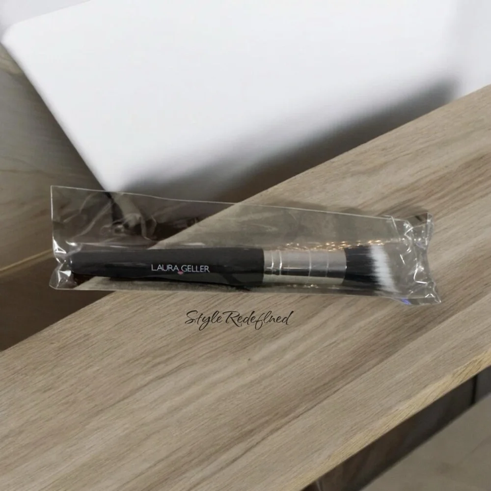 Laura Geller Angled Stippling Makeup Brush - Picture 4 of 4